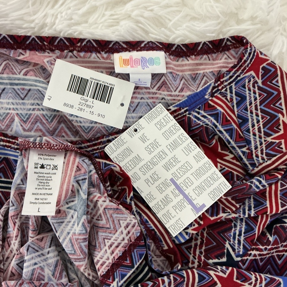 LuLaRoe Gigi Stars with stripes Chevron Print Top – Size Large – NWT - Picture 7 of 12